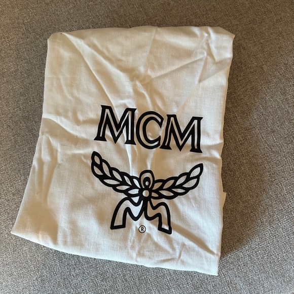 MCM Pink Tote Bag with Wallet & Dust Bag - Picture 4 of 5